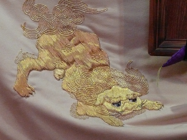 獅子の刺繍