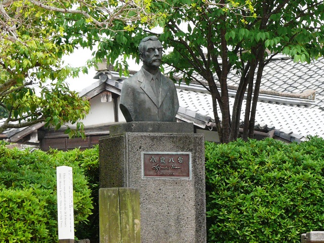 小泉八雲像