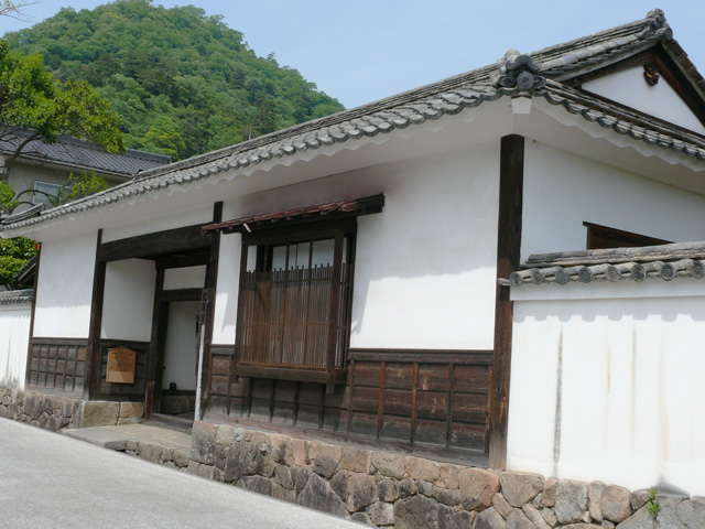 折井家門前