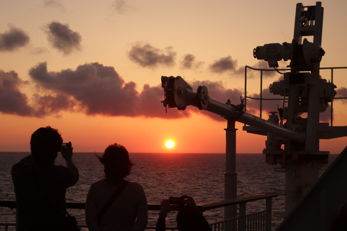日本海に沈む夕日」