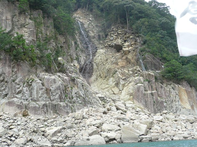 昨年の台風で壊れた道