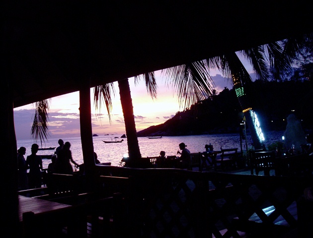 レストランの夕景